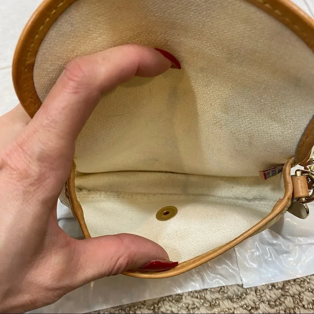 Vintage Logo Dooney And Bourke Wallet‎ Wristlet in Fantastic Condition
